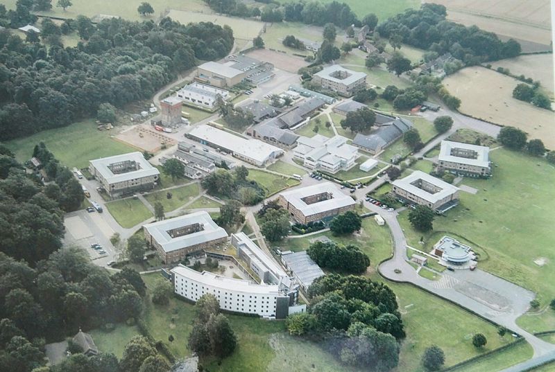 温登姆中学全景.jpg