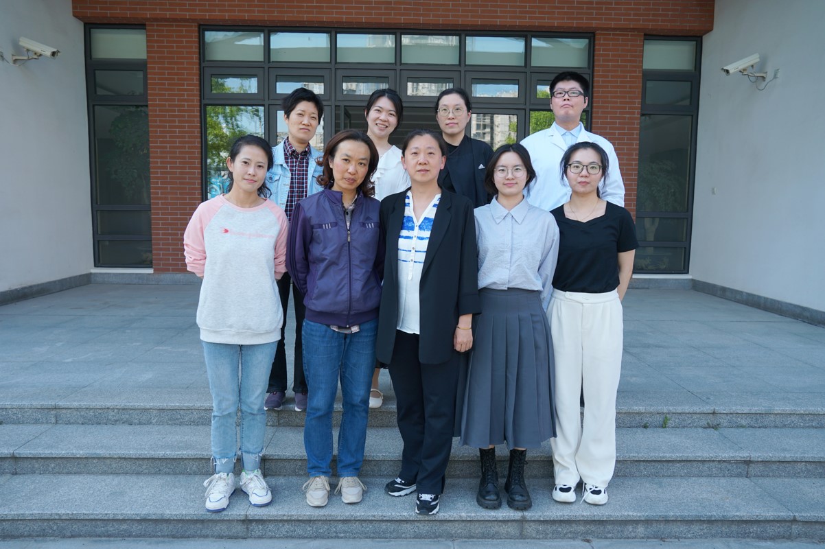 图1化学教研组集体照1.jpg 图1化学教研组集体照1.jpg