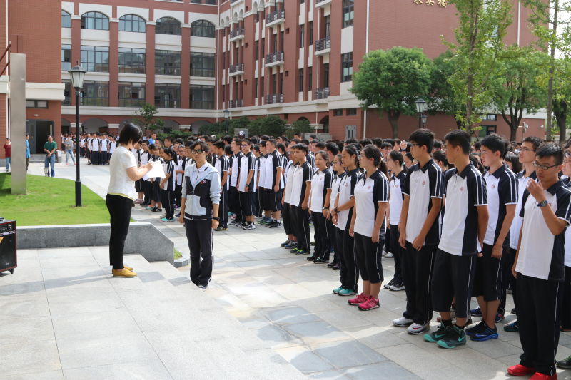 南洋中学举行紧急疏散演练